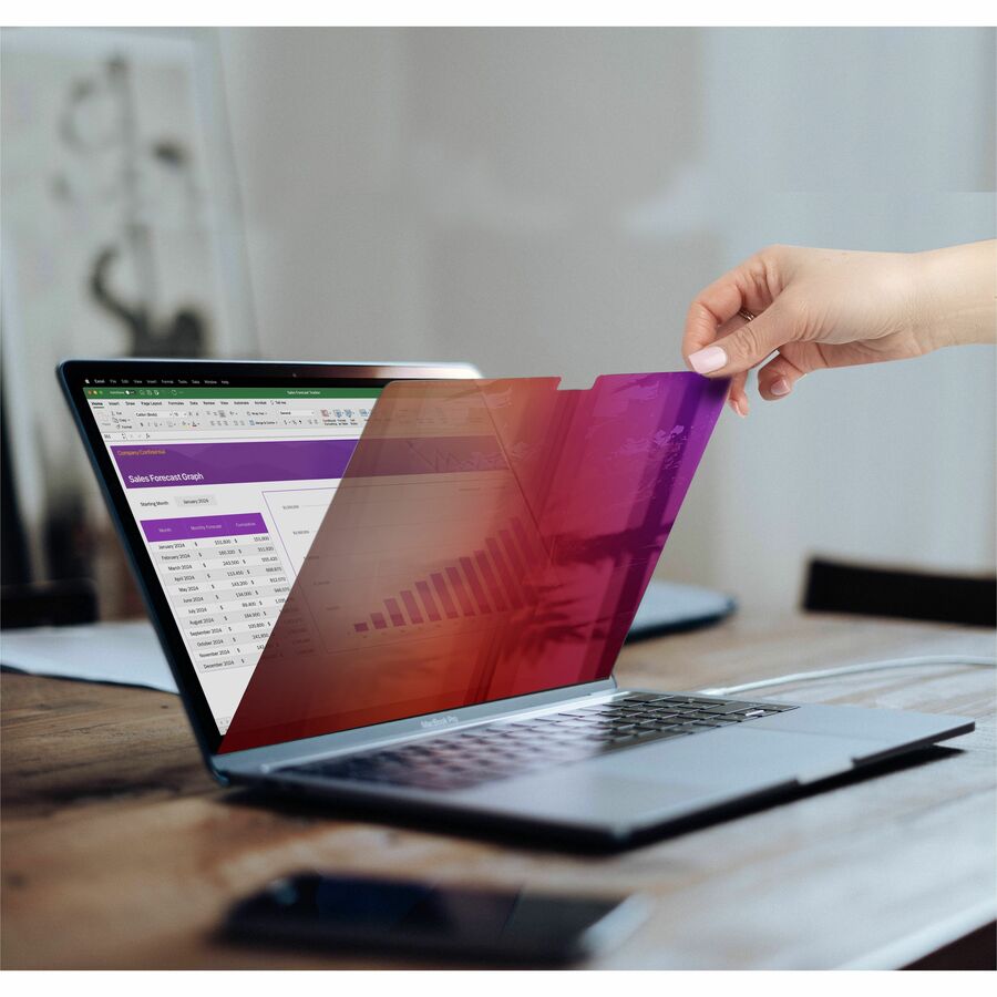 StarTech.com 14-inch MacBook Pro 21/23 Privacy Screen, Gold Filter w/Enhanced Privacy, Computer Security Filter, +/- 30 Deg. View Angle 142MG-PRIVACY-SCREEN