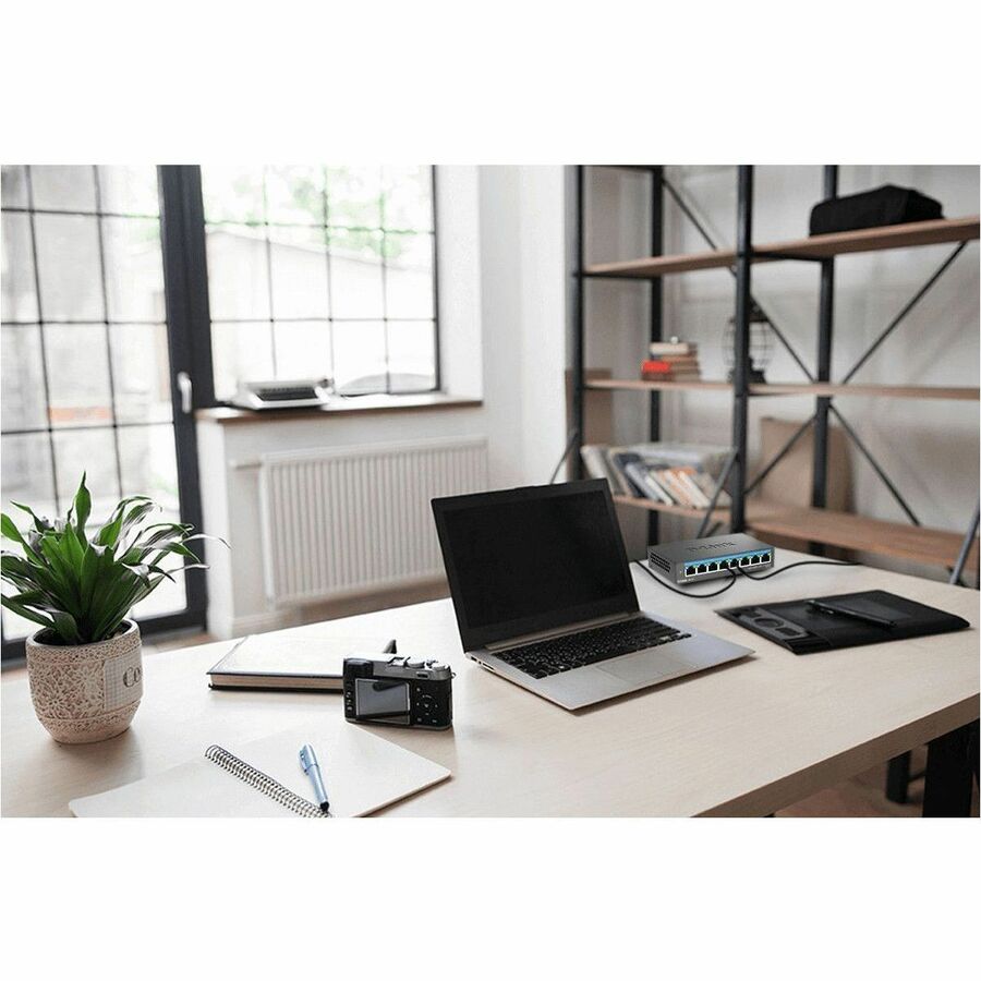 D-Link 8-Port Multi-Gigabit Unmanaged Switch DMS-108