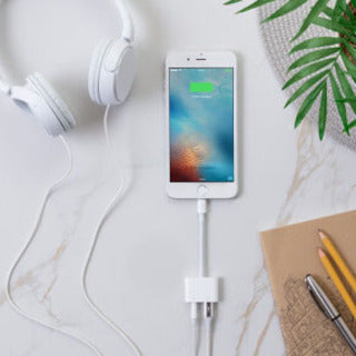 Belkin 3.5 mm Audio + Charge for iPhone and iPad Lightning Adapter F8J212BTWHT