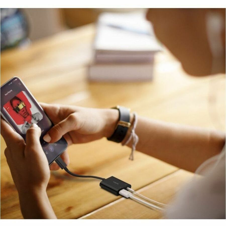 Belkin RockStar 3.5mm Audio + USB-C Charge Adapter NPA004btWH