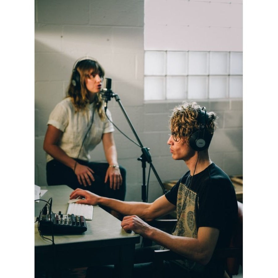 Soundcraft Small-format Analog Mixing Console with USB I/O and Lexicon Effects SCR-5085985US-01