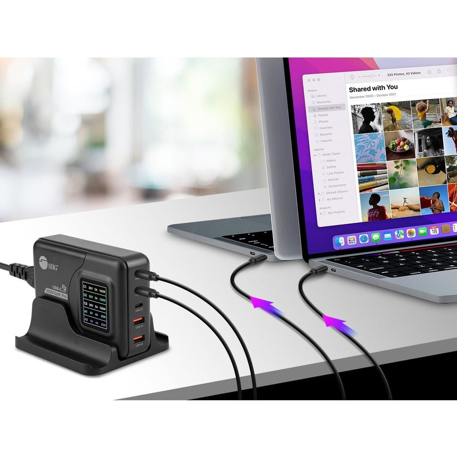 SIIG 200W GaN PD Charger with Charging Display- 3C2A AC-PW1Y11-S1