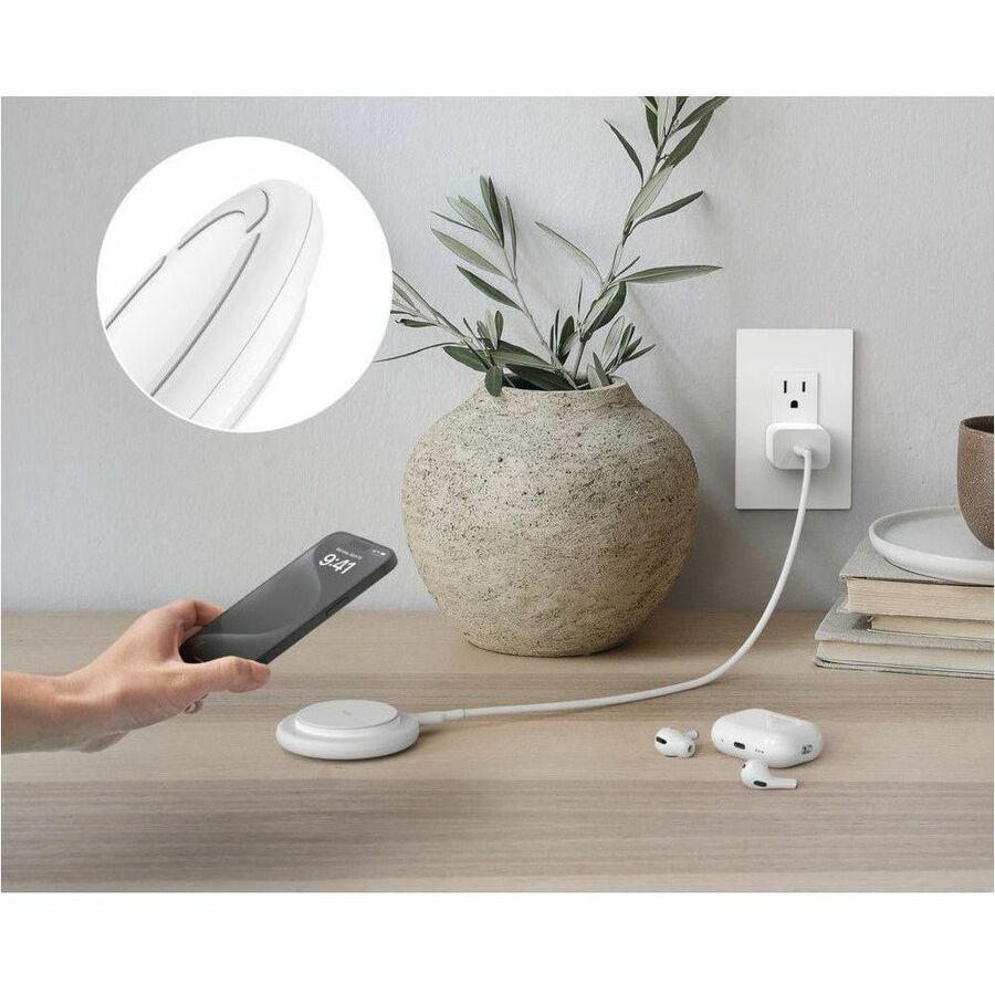 Belkin BoostCharge Magnetic Wireless Charging Pad with Qi2 15W WIA009ttWH