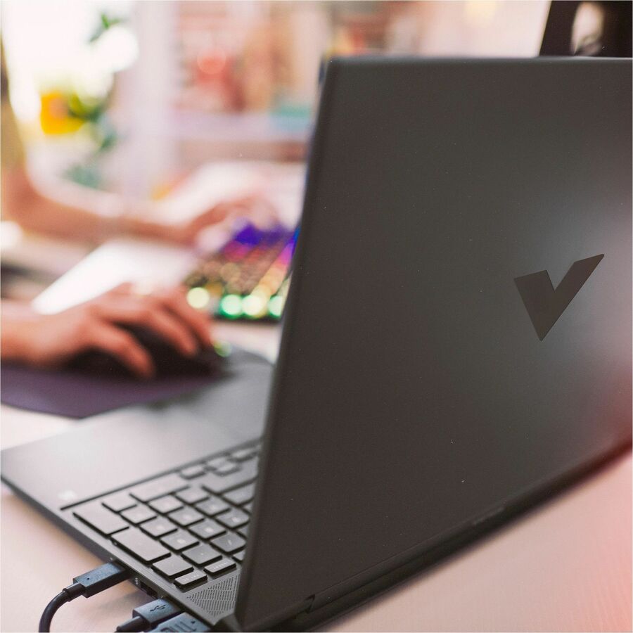 VICTUS 15-fb1000 15-fb1010ca 15.6" Gaming Notebook - Full HD - AMD Ryzen 5 7535HS - 8 GB - 512 GB SSD - Mica Silver 8G9J1UAR#ABL