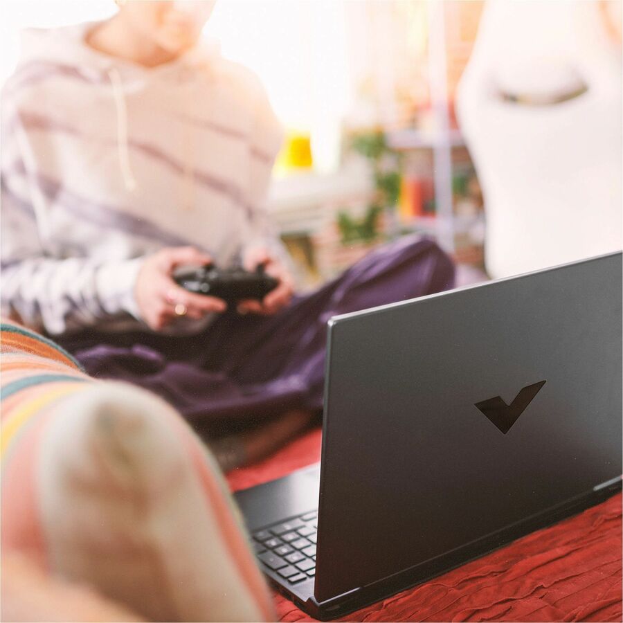 VICTUS 15-fb1000 15-fb1010ca 15.6" Gaming Notebook - Full HD - AMD Ryzen 5 7535HS - 8 GB - 512 GB SSD - Mica Silver 8G9J1UAR#ABL