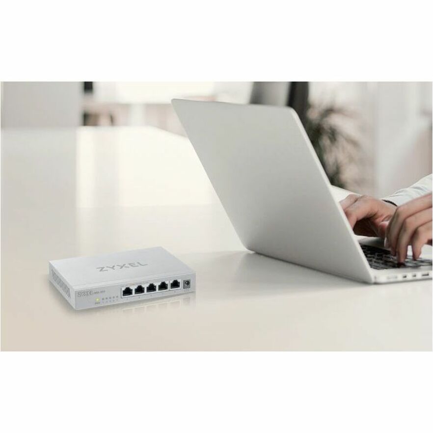ZYXEL MG-105 Ethernet Switch MG105