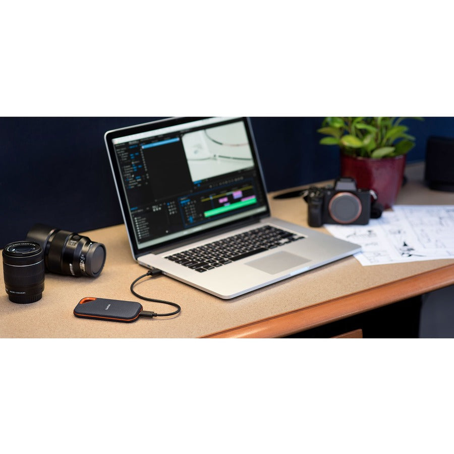 SanDisk Extreme PRO SDSSDE81-1T00-G25 1 TB Portable Solid State Drive - External SDSSDE81-1T00-G25