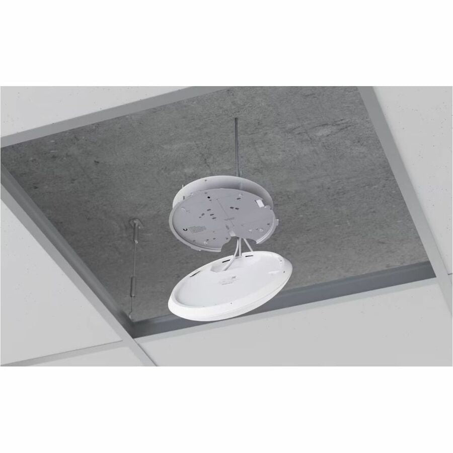 Ubiquiti U7 Pro Tri Band IEEE 802.11 a/b/g/n/ac/ax/be 5.70 Gbit/s Wireless Access Point U7-PRO-WALL-US